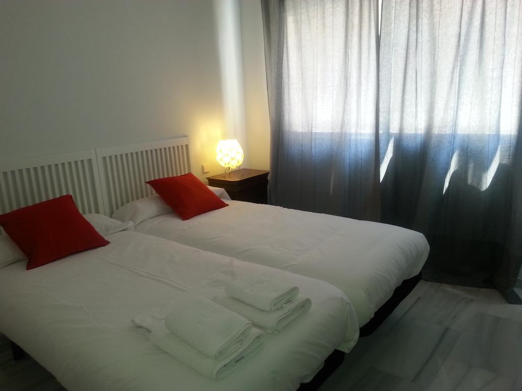 Apartamento Buhaira Севиля Екстериор снимка