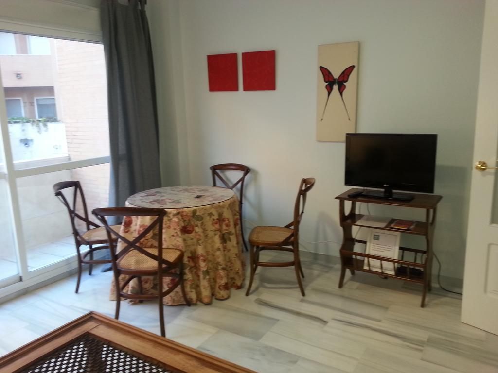 Apartamento Buhaira Севиля Екстериор снимка