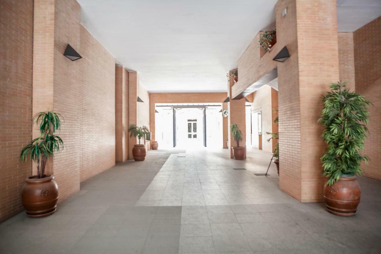 Apartamento Buhaira Севиля Екстериор снимка